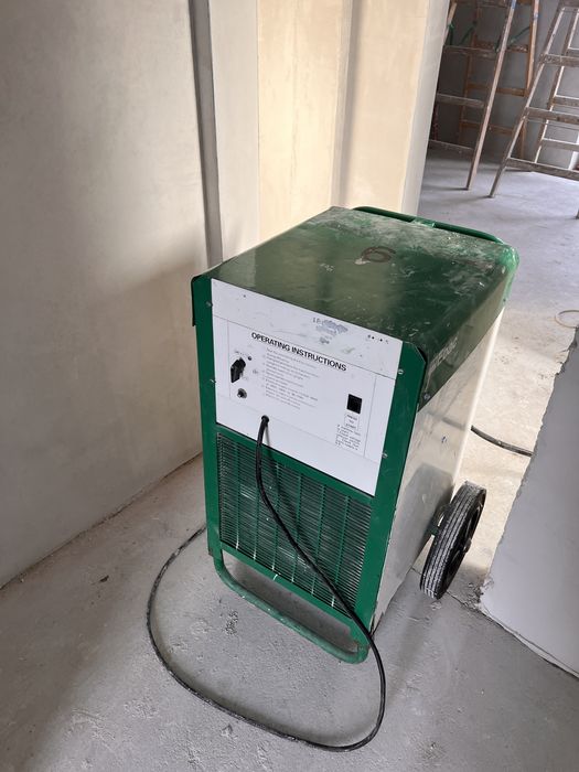 Osuszacz/Pochłaniacz Wilgoci Wynajem 60/48/32l/dobe Osuszanie budynków