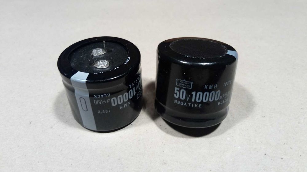 Конденсатор електролітичний  10000 мкФ 50 В.