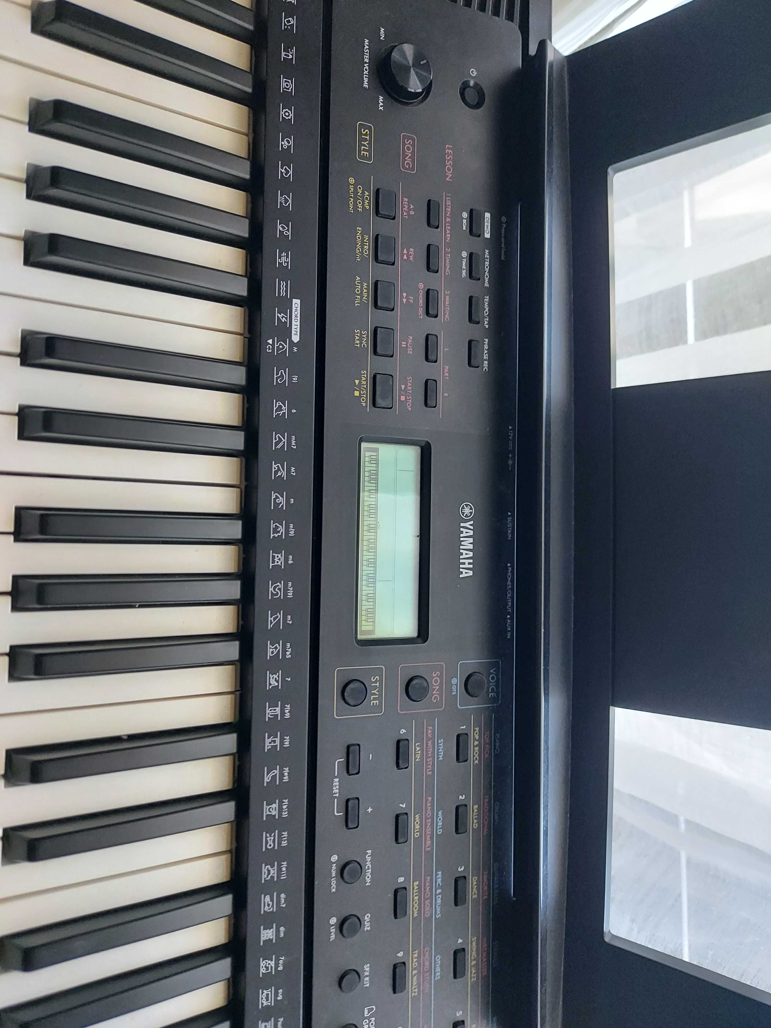 Teclado Yamaha PSR -E 273