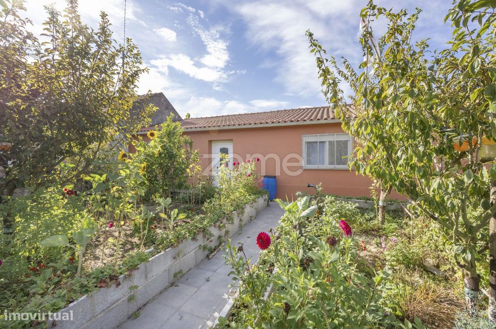 Moradia térrea T2 || Lote com 1070m2 || Souto da Carpalhosa
