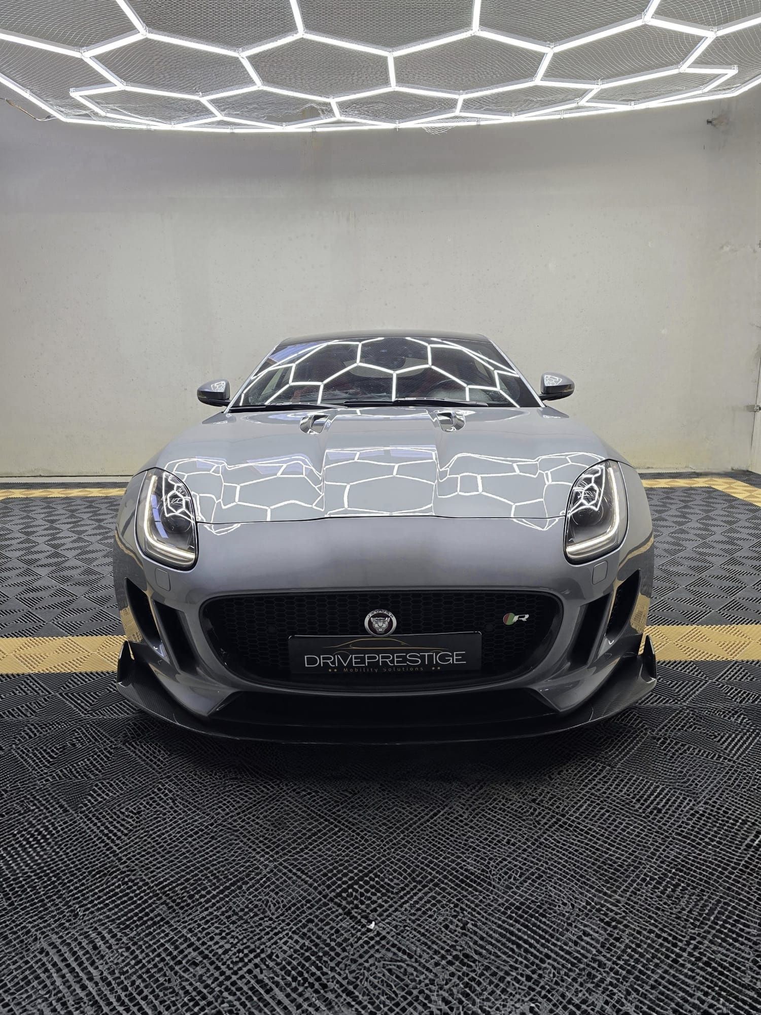 Jaguar F-Type R 600cv