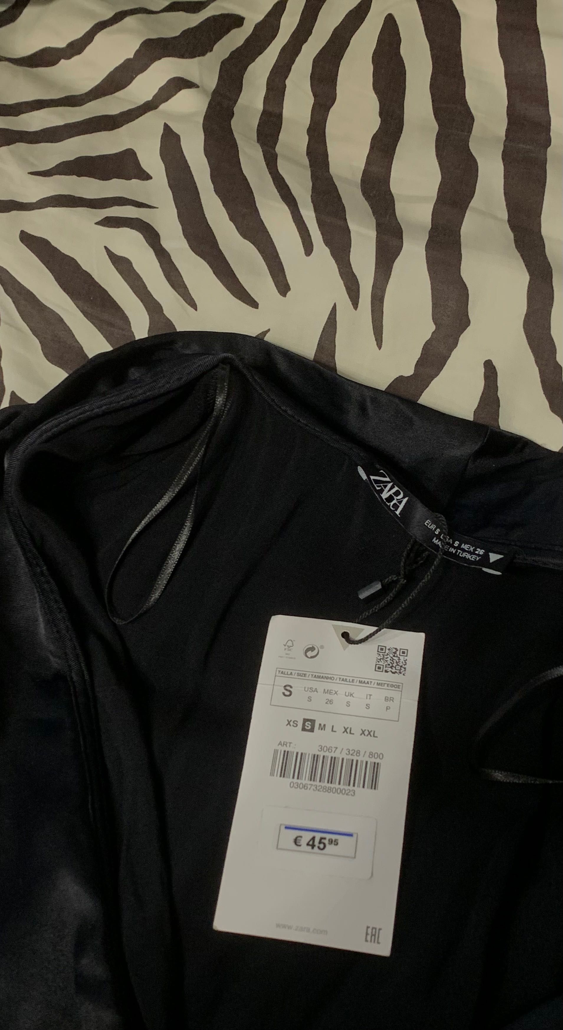Плаття Zara абсолютно нове !атласне