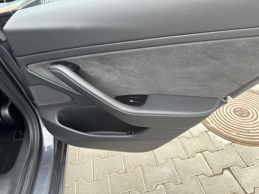 Tesla model 3 Dual motor