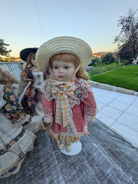 Bonecas de porcelana