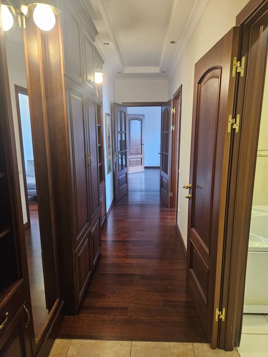 Центр Оренда 2к квартири метро Печерська бульвар Лесі Українки 24