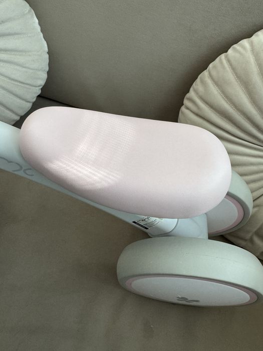 Біговел MoMi TEDI Pink (від 1 року)