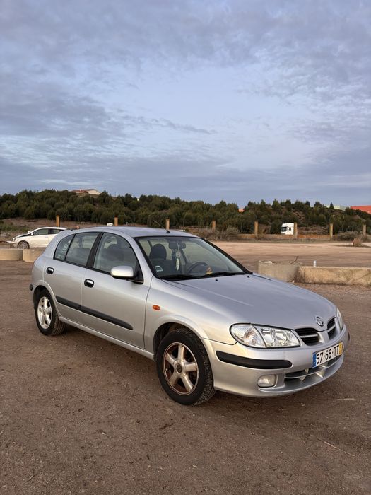 Nissan Almera N16 1.5 com sensores de estacionamento traseiro