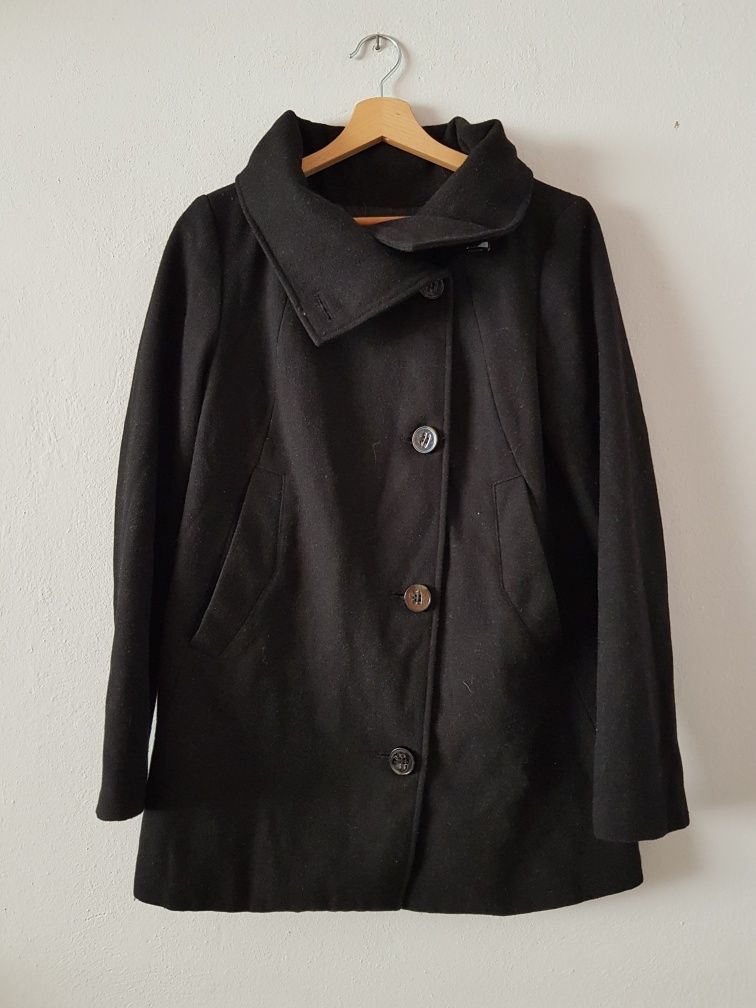 Czarny płaszcz jednorzędowy, Bershka, rozmiar M (28)