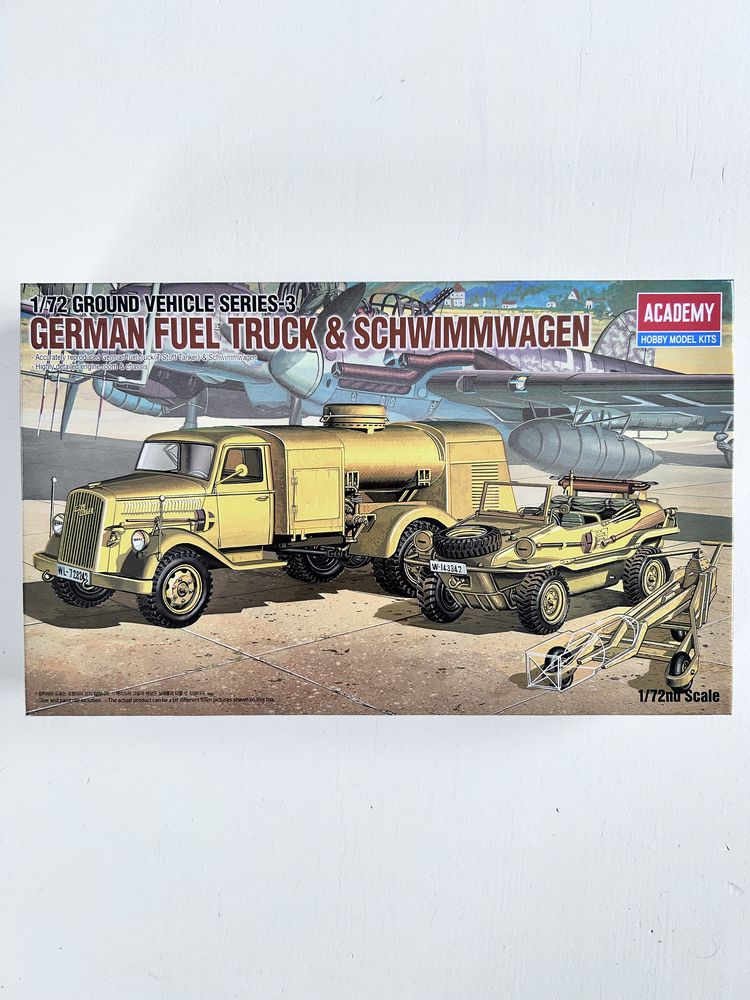 Academy 13401 German fuel truck & schwimmwagen model 1/72