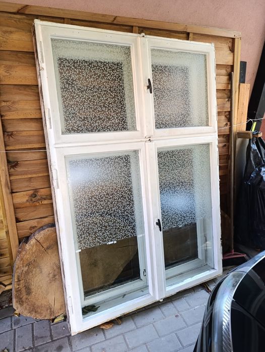 Okno stare drewniane okno skrzynkowe