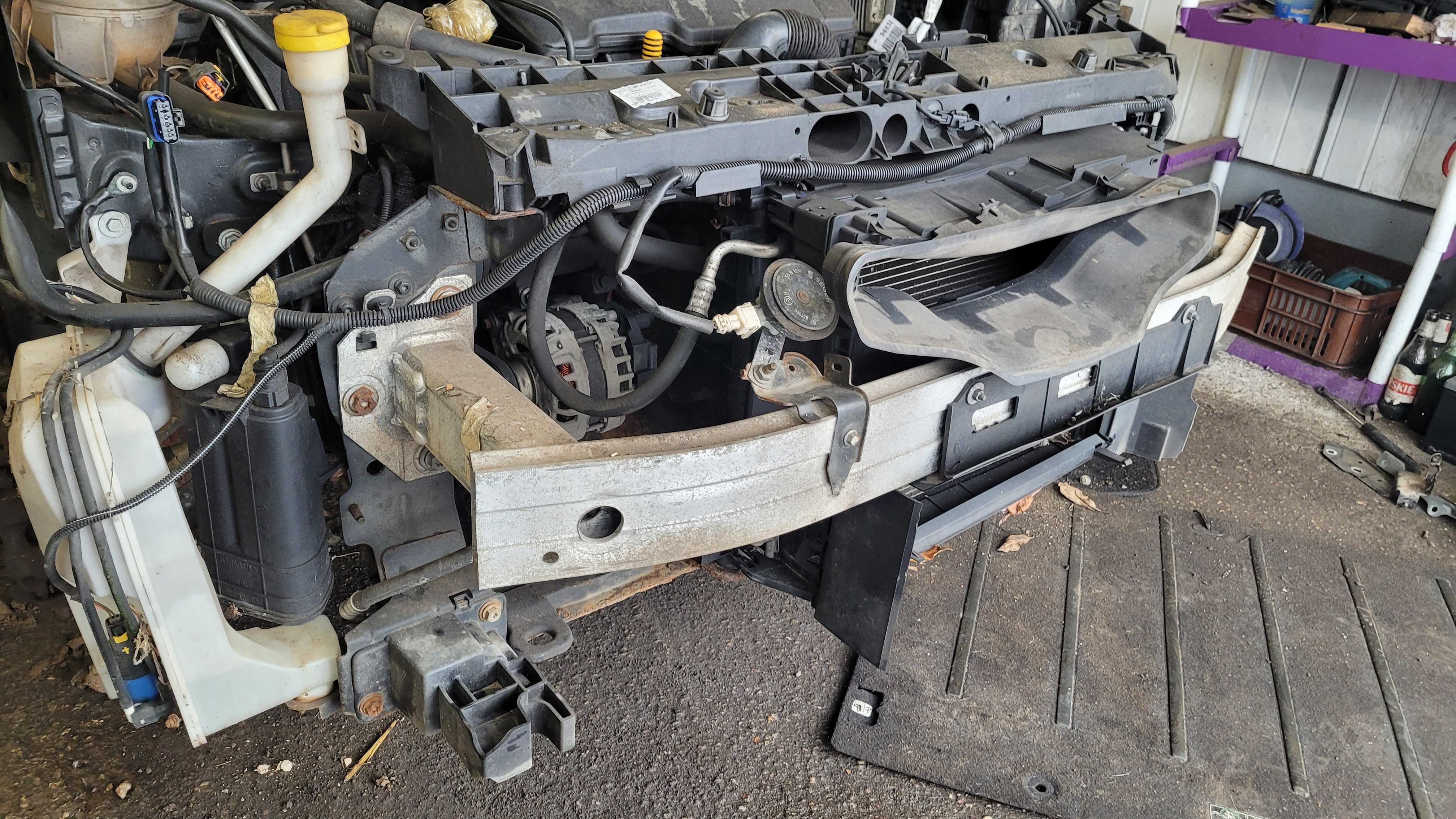 chłodnica pas przedni belka wentylator 1.2 16V Renault clio IV