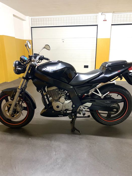 Moto 125 cc Daelim Roadwin F1