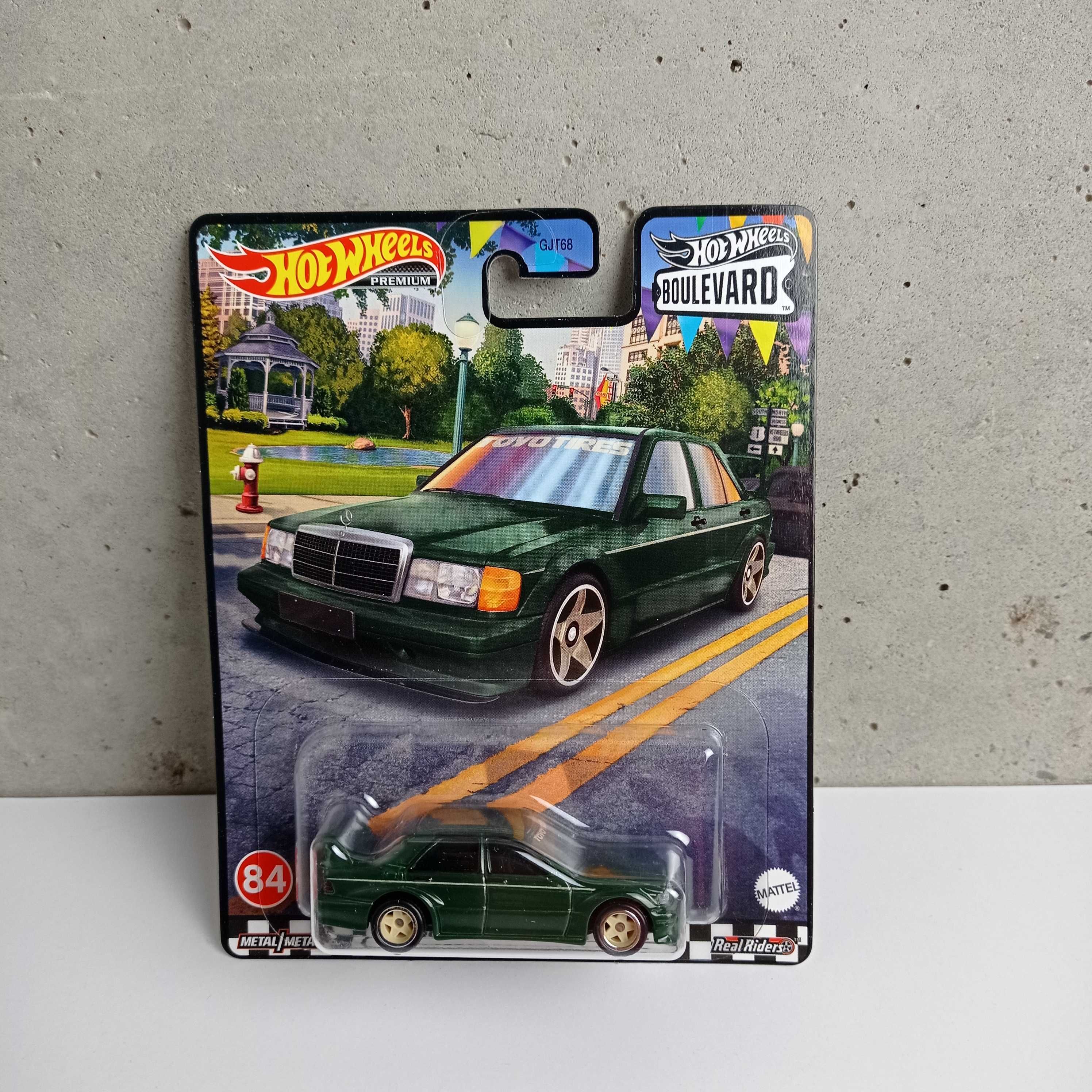 Машинка Premium Hot Wheels Mercedes-Benz 190 E 2.5-16 Boulevard HWW12