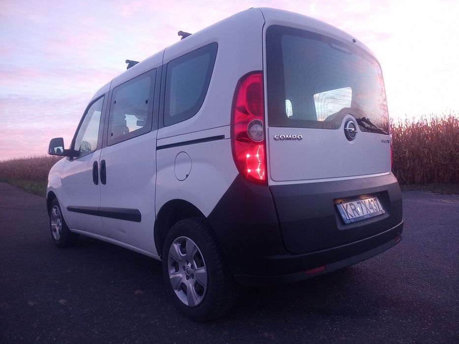 Opel Combo klima 5 osobowy fv euro 6 bezwypadkowy