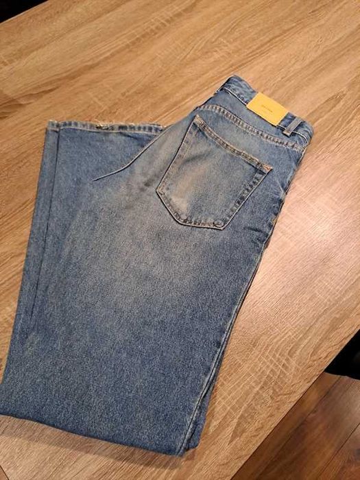 Jeansy Bershka, rozm. 36