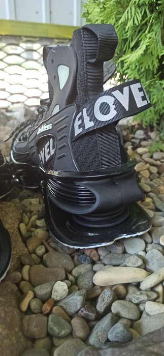 Спортивні кросівки, велокросівки, взуття для бігу та їзди на велосипед