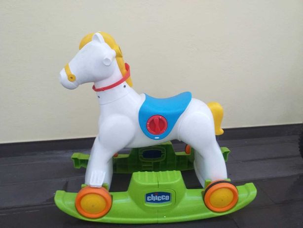 Cavalo de baloiço Chico para bebé/criança