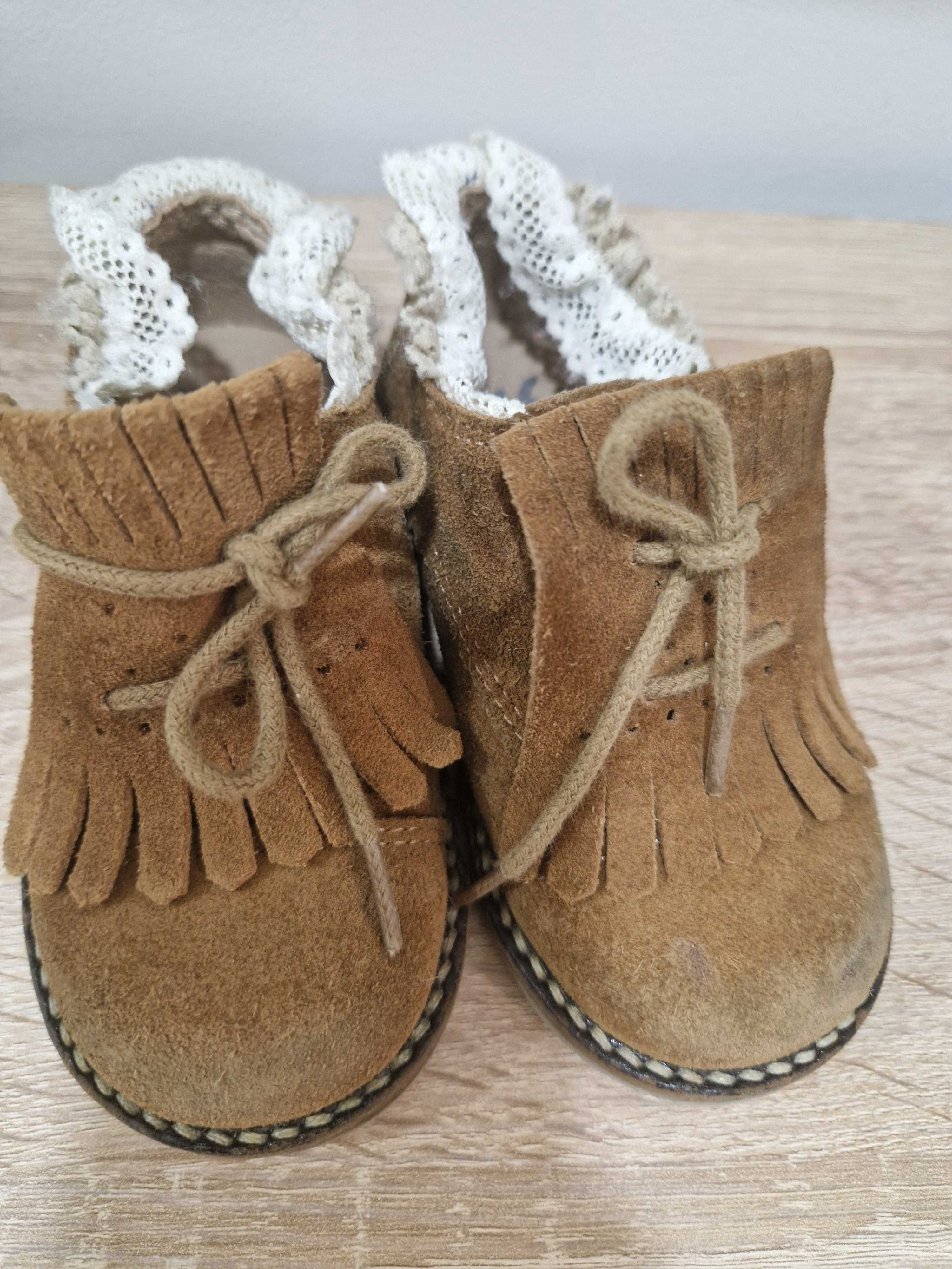 Sapatos em pele de menina T22