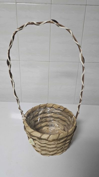 Cesto em palhinha