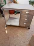 2 mesa de inox com gavetas