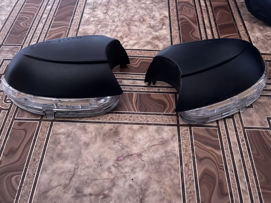 Продам поворотники на зеркала Volkswagen