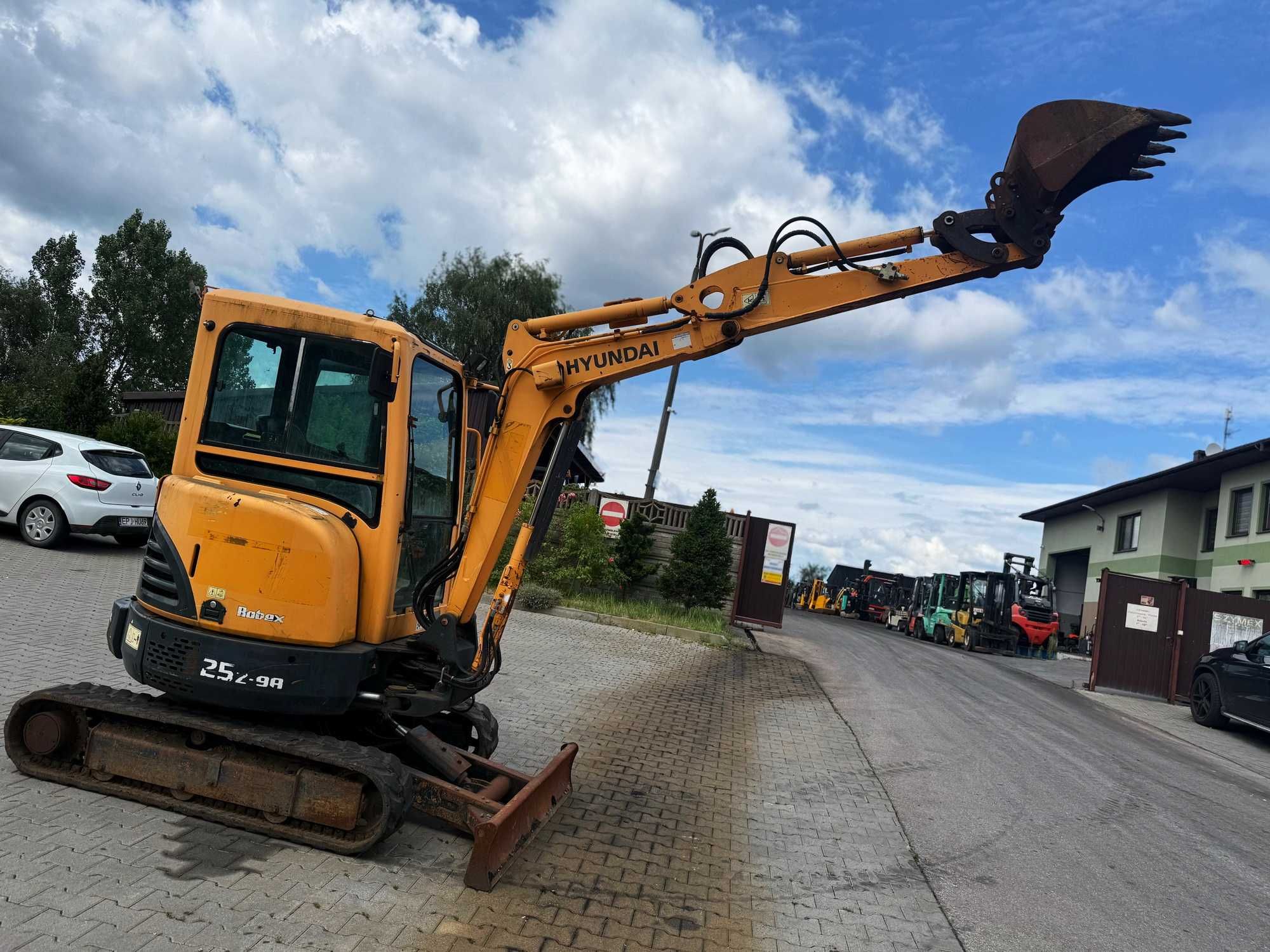 minikoparka HYUNDAI ROBEX 25Z-9A 3 łyżki 2730kg MITSUBISHI 3200mtg