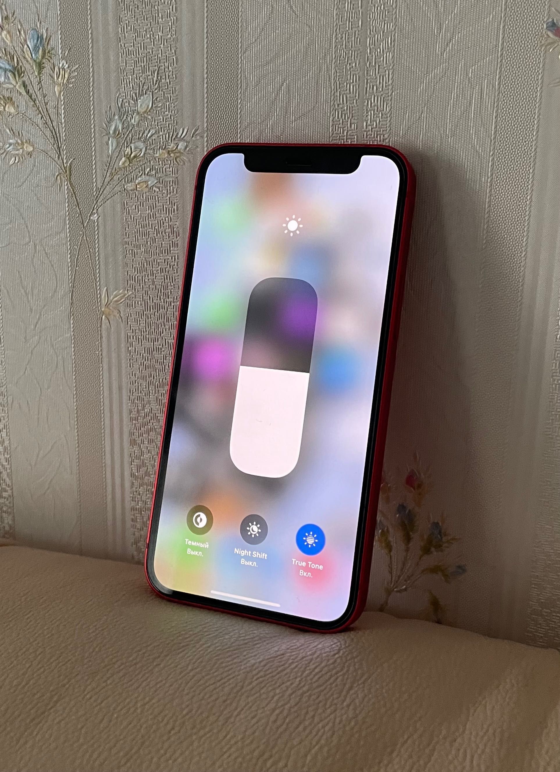 iPhone 12 64 red never lock