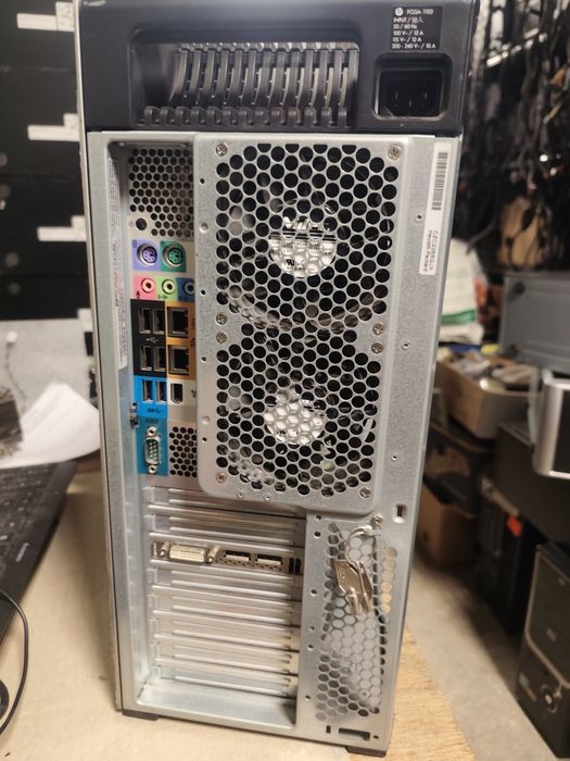 Робоча станція HP Z820 1*E5-2690/4*8GbDDR3/No HDD/Quadro 4000 PSU1125W