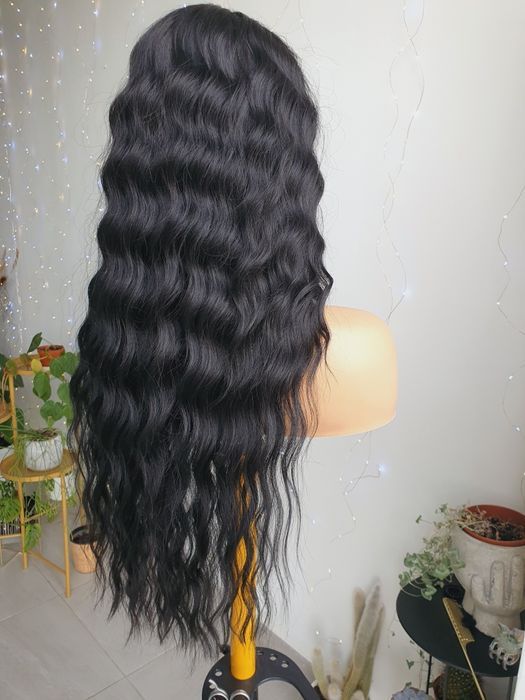 Czarna długa peruka fale loki 70 cm lace front Kaja naturlana fryzura