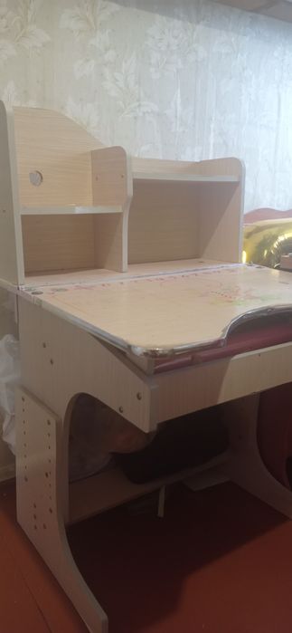 Дитяча парта , стіл