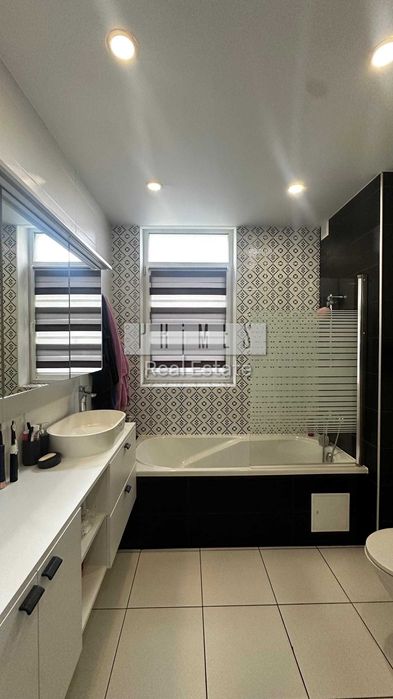 Продаж 2к квартири, ЖК Паркові Озера, вул. Воскресенська, 16-А