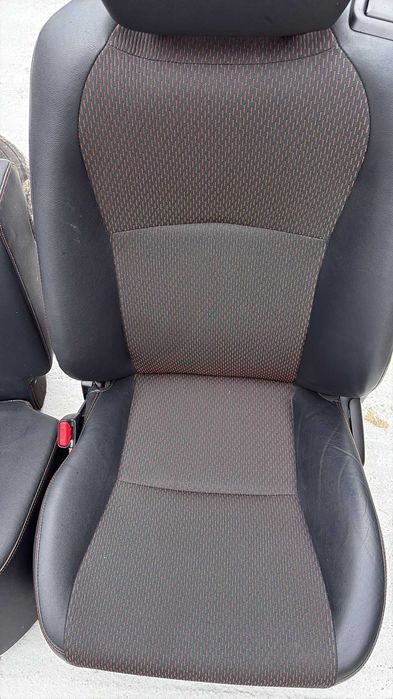 Komplet foteli Yaris 3 (11/18) – wersja 3-drzwi