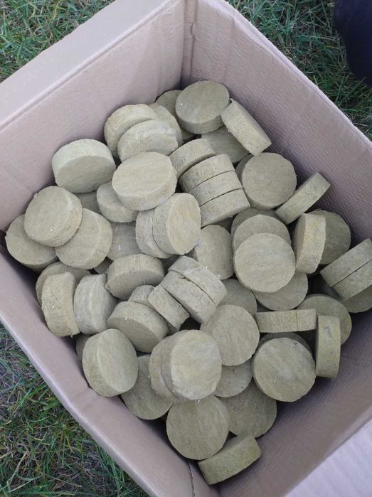 Zaślepka z wełny mineralnej elewacja Koelner 63mm 164 sztuki