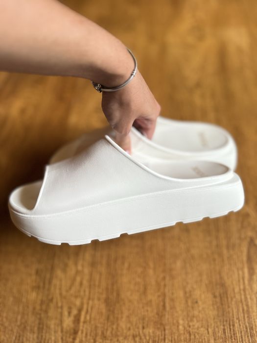 Нові шлепки Victoria’s Secret (Pink)