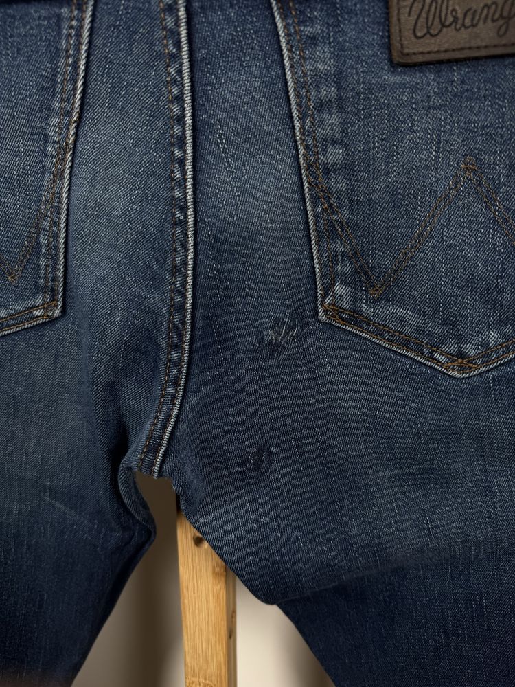 Wrangler Larston dżinsy jeansy spodnie jeansowe W31 L34