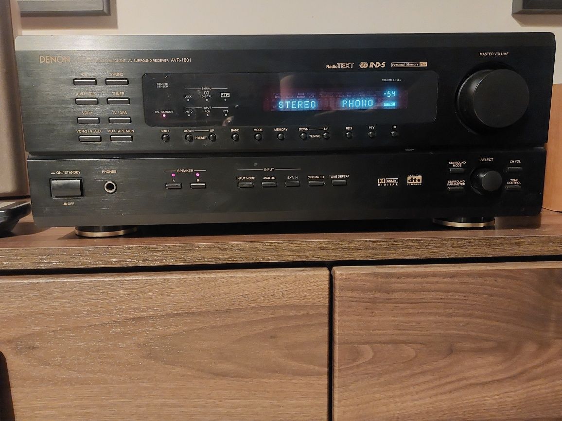 Kino domowe Amplituner Denon i zestaw głośników Yamaha