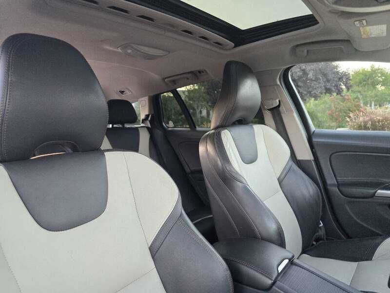 2017 Volvo V60 Cross Country