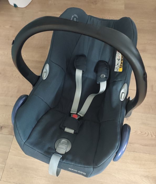 Fotelik Maxi Cosi cabriofix 0-13 plus baza ISOFIX