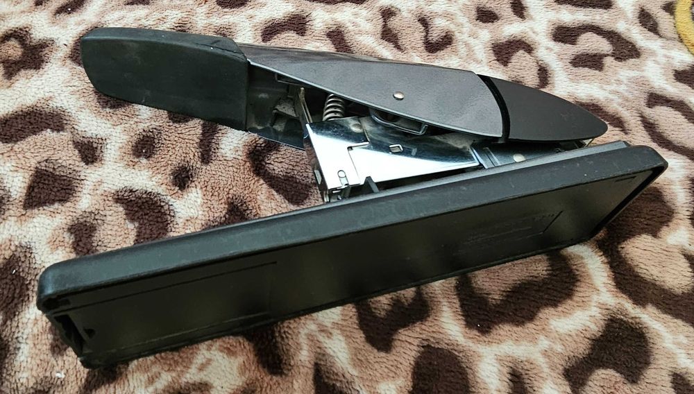 Степлер EAGLE 8538 графитовый 100 листов