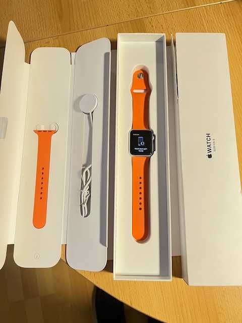 Apple Watch 3 [GPS + Cellular 38mm] - Silver Aluminium Case
