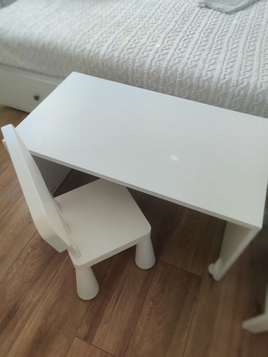 krzesełko+ stolik Ikea