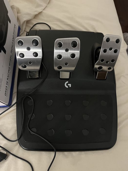 Volante logitech g923 SE usado apenas duas vezes