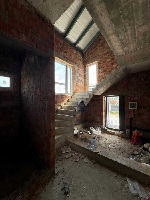 Продаж окремостоячого бидинку в Винниках