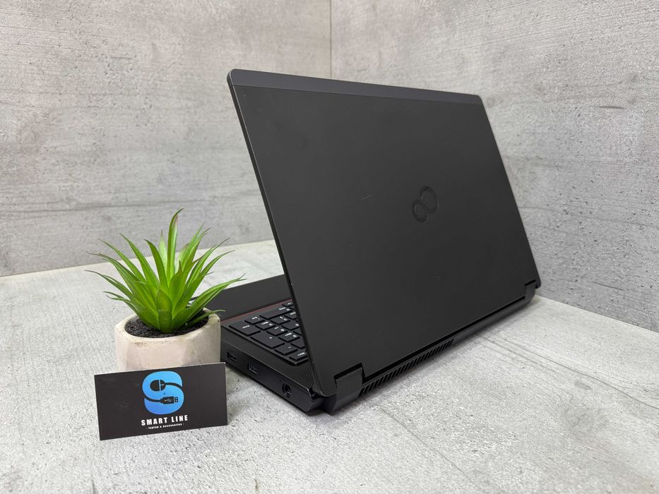 Ігровий ноутбук Fujitsu H780/i7-8750H/15.6"/32gb ddr4/512 ssd/Nvidia