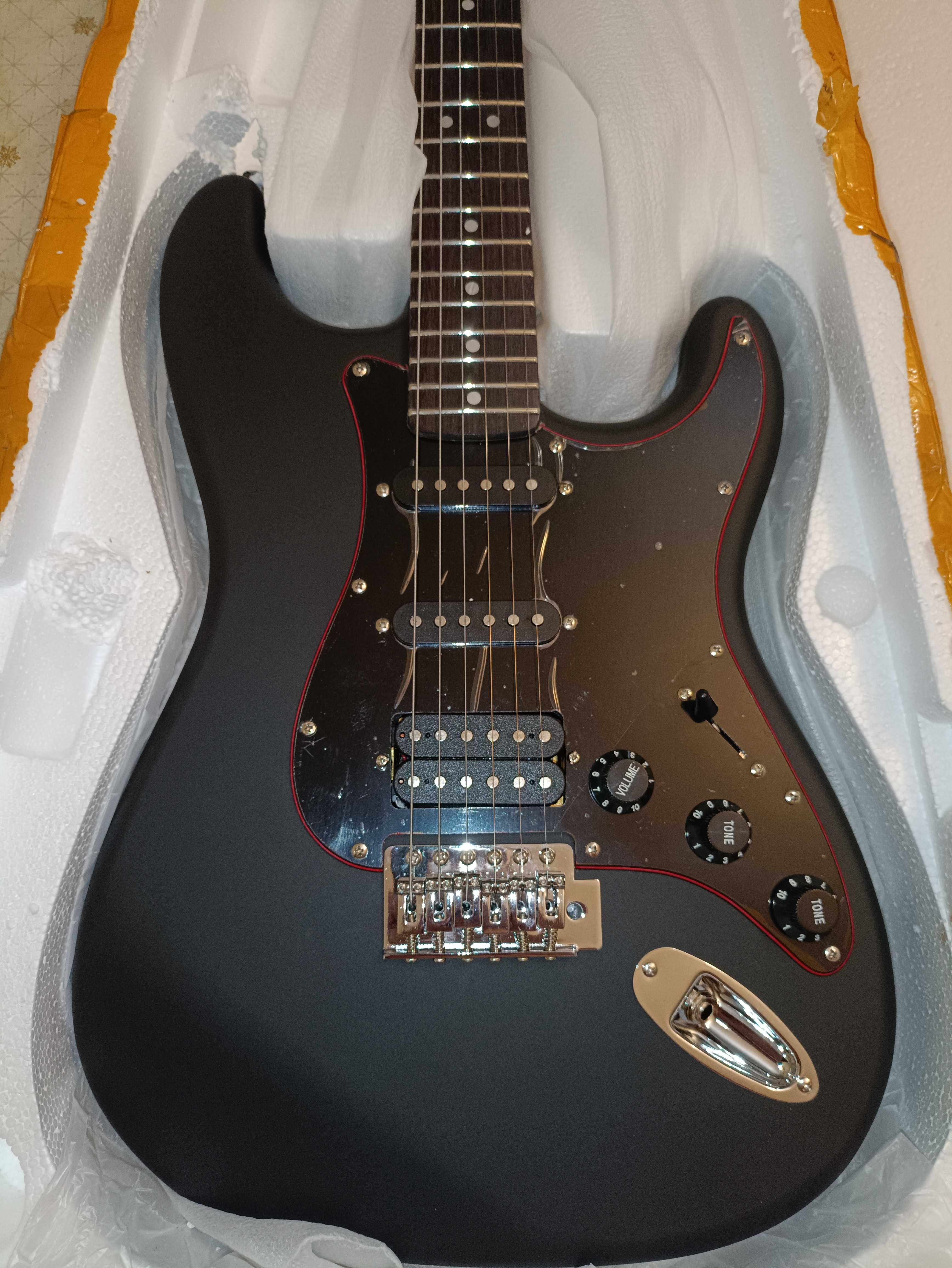 Гитара ST Fender strat.