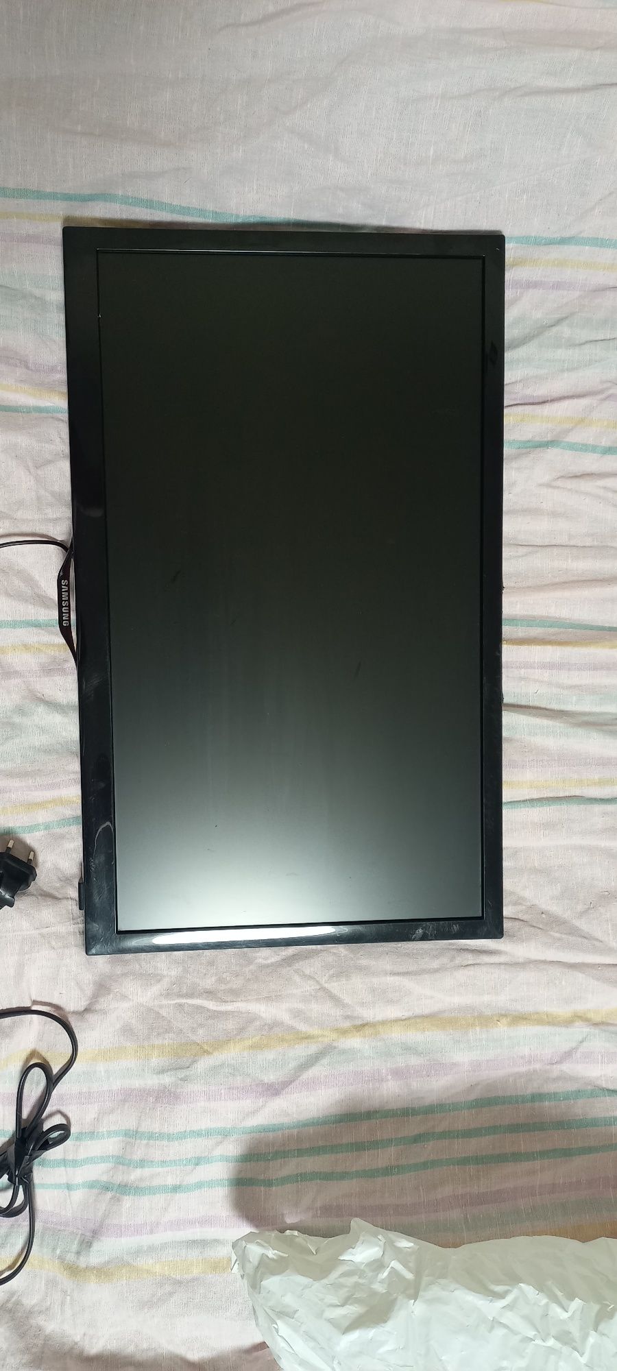 Телевізор 22дюйми  SAMSUNG UE22F5000aw б/в повністю робочий