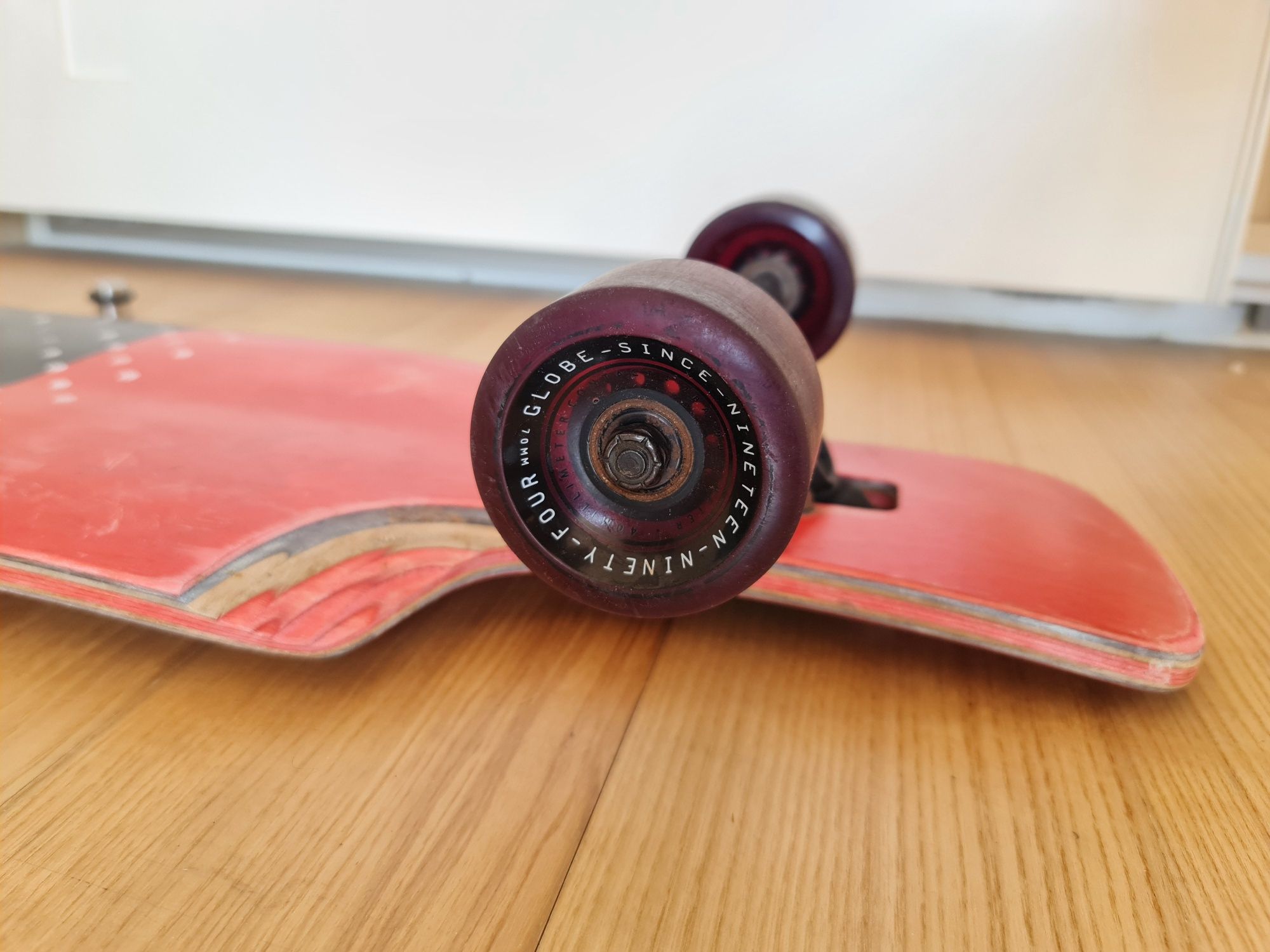 Longboard Globe Geminon kick red dotwave 37,5