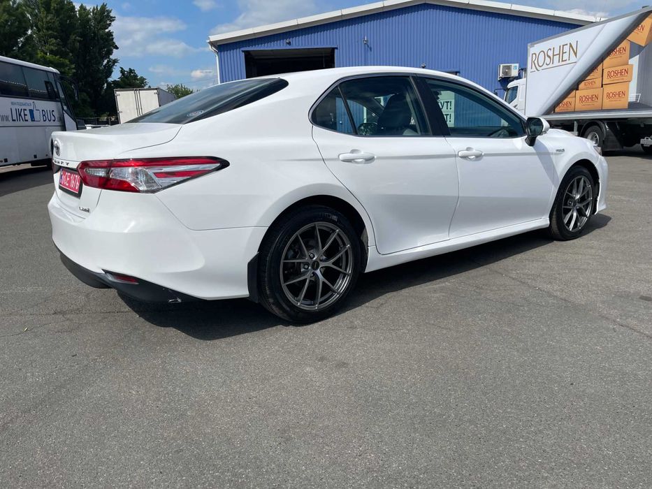 Продам Toyota Camry 2019
