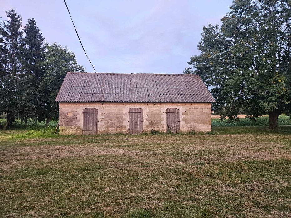 Wyjątkowe gospodarstwo rolne nieopodal lasu