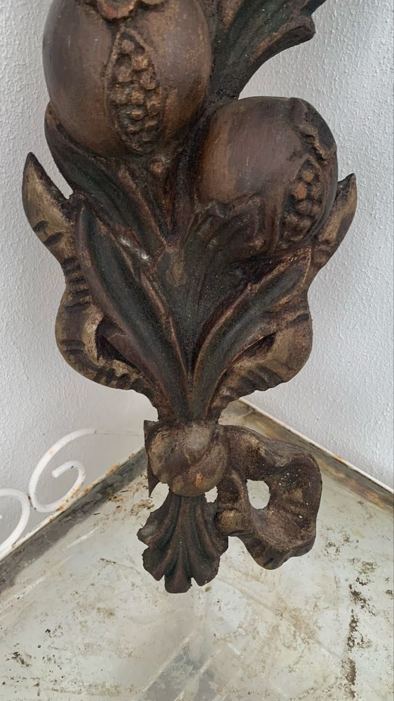 Peça em talha decorativa antiga